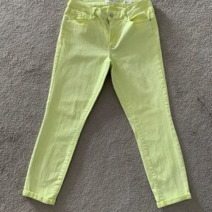 Jessica Simpson rolled skinny pants.